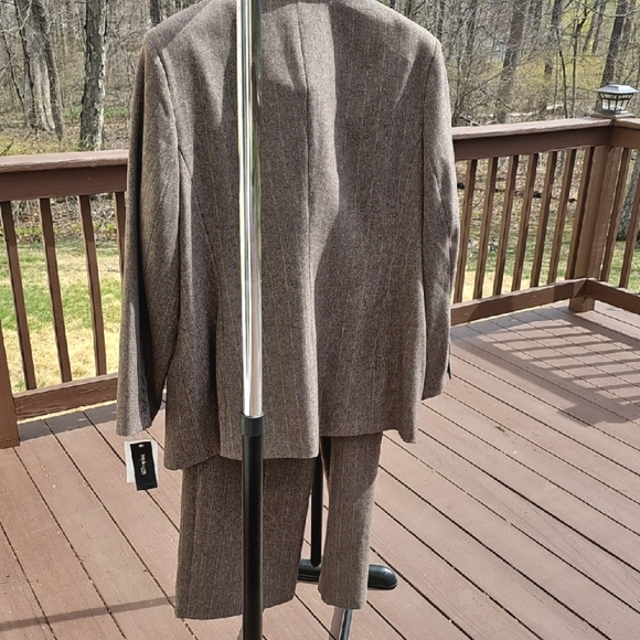 Elegant Womens Pants Suit 18W Brown Pinstripe Lined Double Breast Career Office - Picture 3 of 16